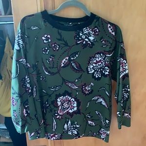 Thin chiffon 3/4 sleeve top